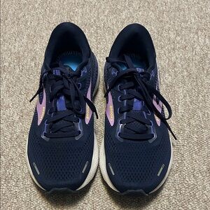 Brooks Women's Navy and Purple Athletic Shoes size 9